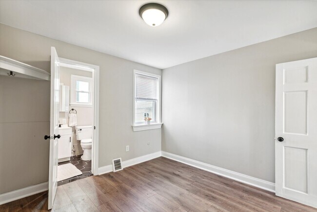 Building Photo - 2666 Janney St