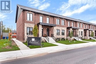 Building Photo - 1027 Walker Rd
