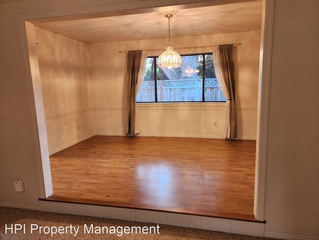 Building Photo - 5 br, 2.5 bath House - 243 Folia Ct
