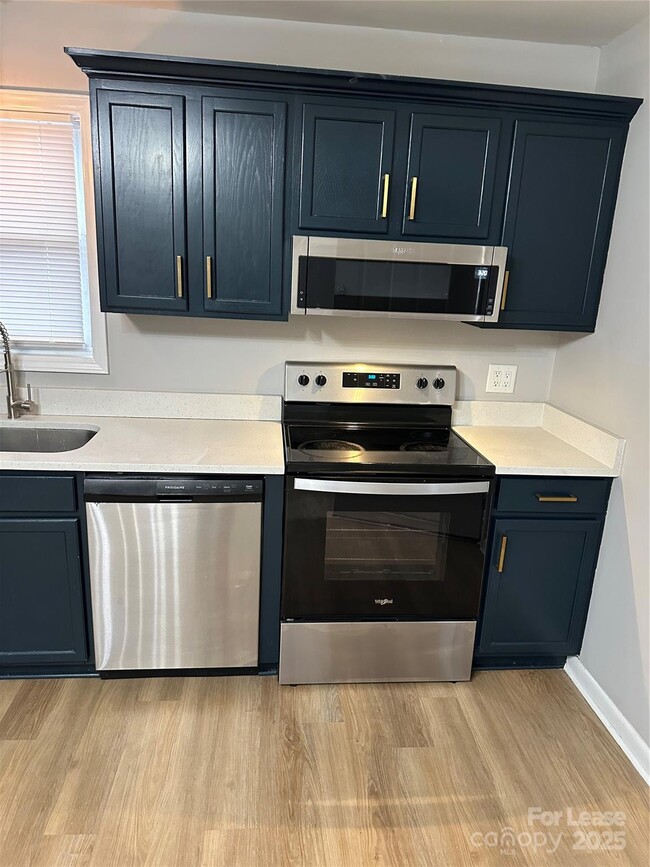 Building Photo - 816 E Catawba St