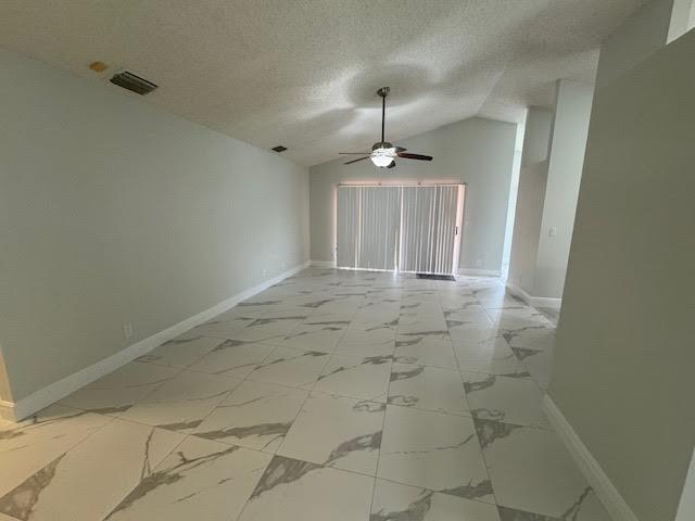 Foto del edificio - 1255 Waterway Cove Dr