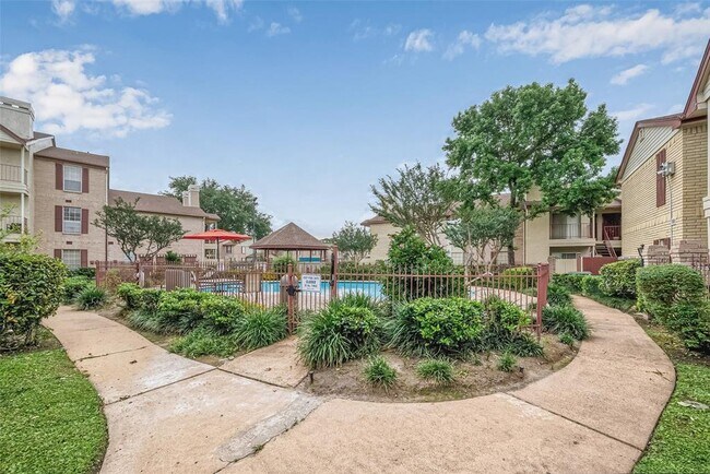 Building Photo - 2120 El Paseo St