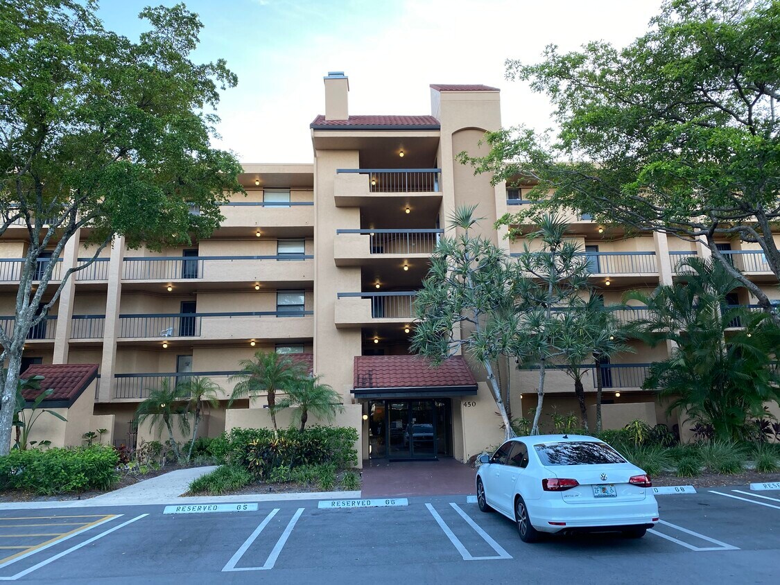 Fachada - 450 Egret Cir