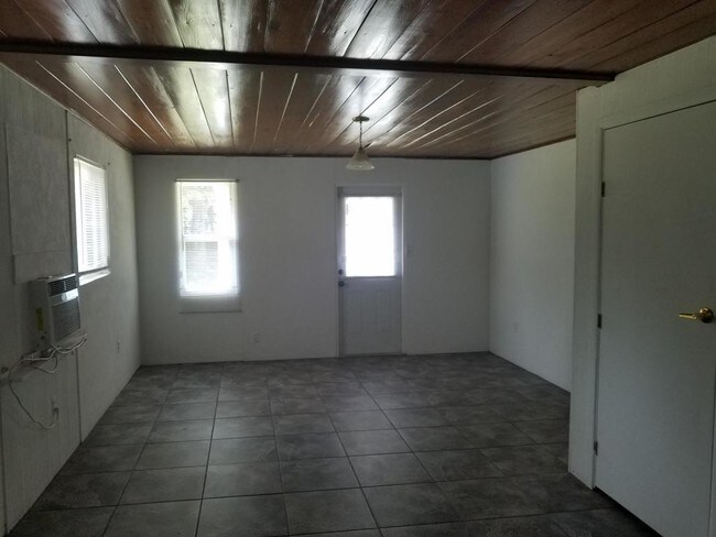 Building Photo - 630 47th Street