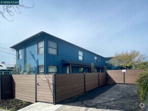 Building Photo - 1325 Hopkins St