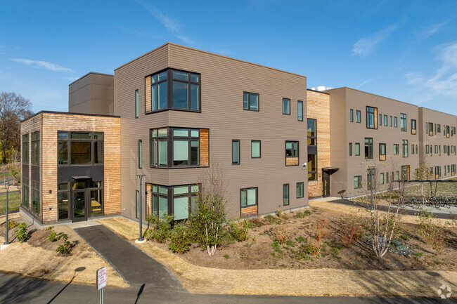 Building Photo - Meadows Apartments