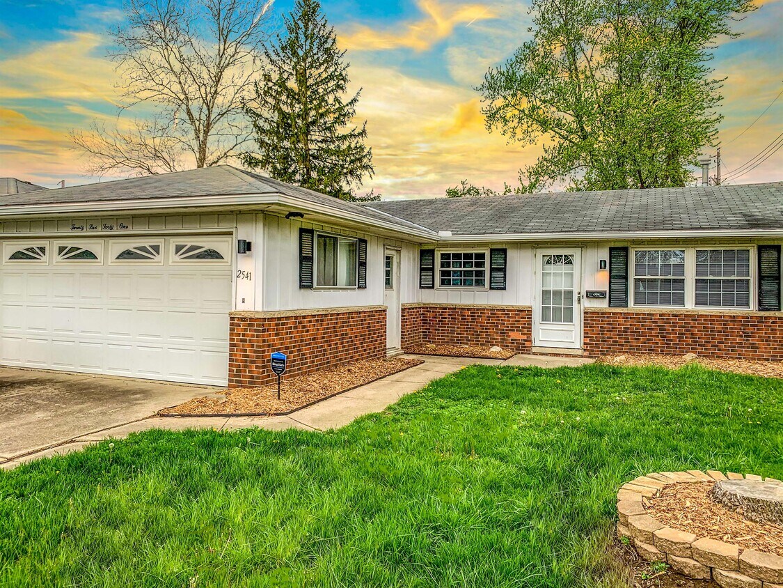 Primary Photo - 2541 Maybury Rd