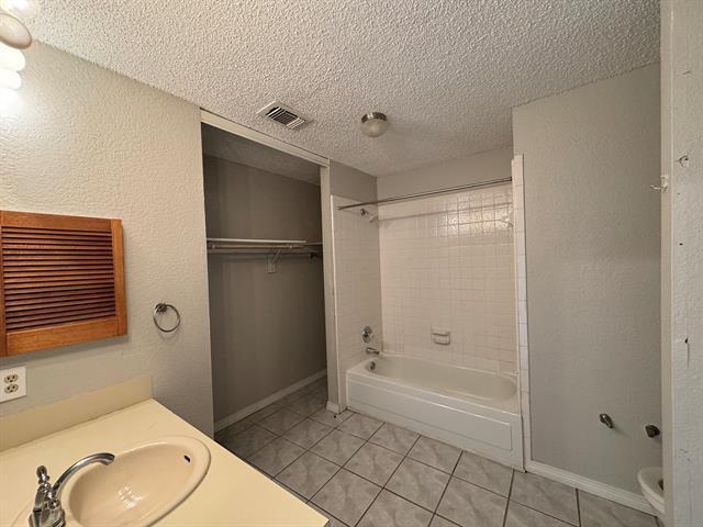 Foto del edificio - 6511 Devine Dr