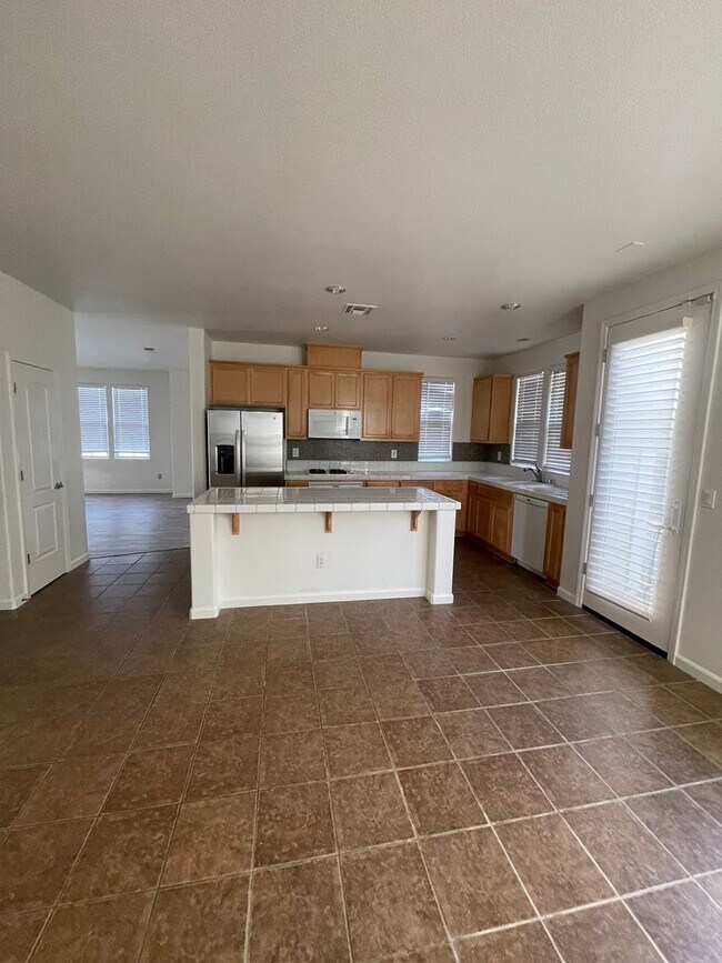 Foto del edificio - 8143 Carlisle Way