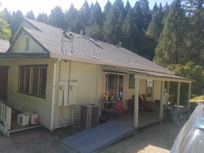 Foto del edificio - 22305 Canyon Way