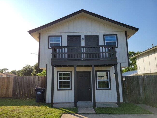 Building Photo - College Station - 3 Bedroom/2 Bath - 2 sto...
