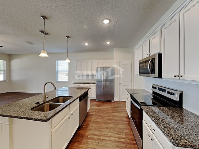 Building Photo - 1306 Celery Ave