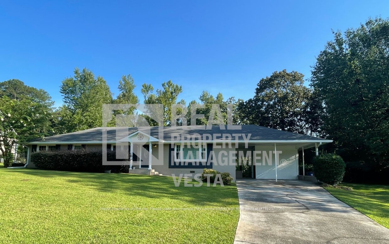 Beautiful Four Bedroom Home in a Great Nei... House for Rent in Macon