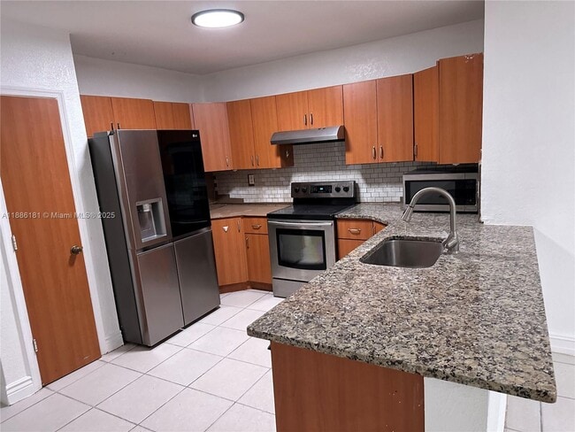 Foto del edificio - 3751 NW 115th Ave