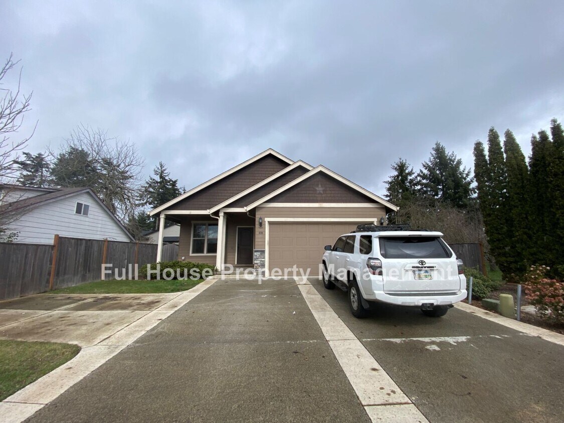 Primary Photo - 3 br, 2 bath House - 939 Irvington Dr.