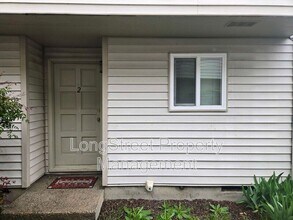 Building Photo - 2145 NW Highland Dr