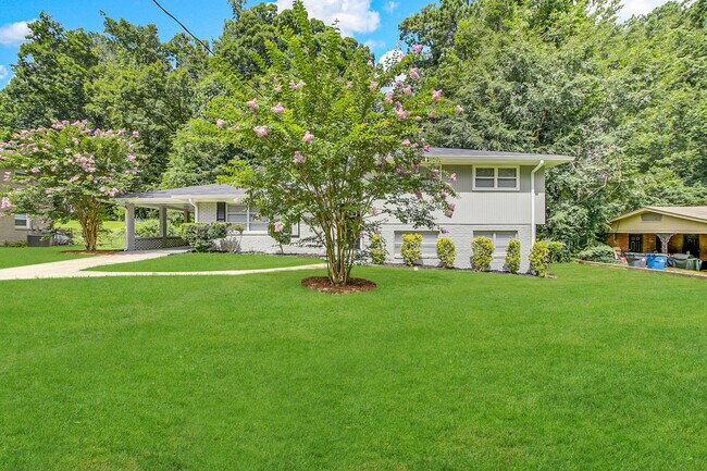 Building Photo - 3189 Dogwood Dr