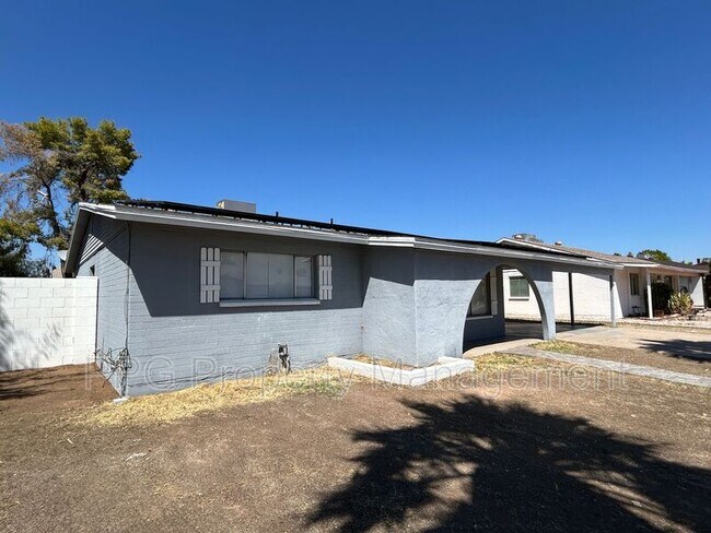 Foto del edificio - 4434 W Altadena Ave