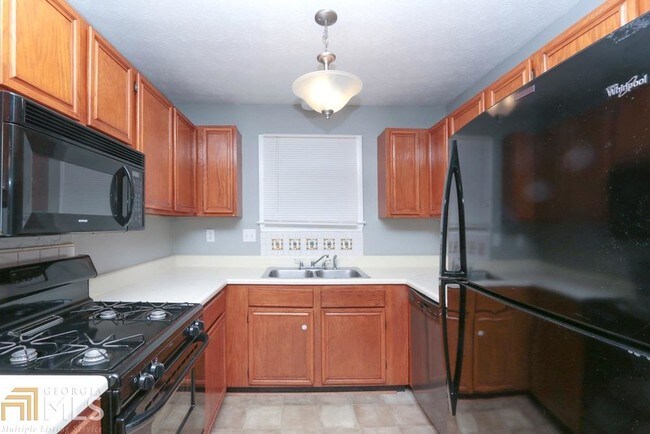 Building Photo - 305 Birch Rill Dr
