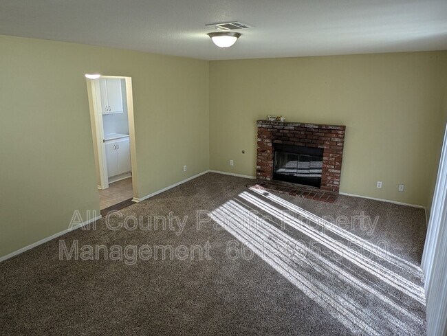 Foto del edificio - 37940 Rosemarie St