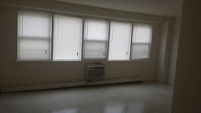 Foto del edificio - 8715 165th St