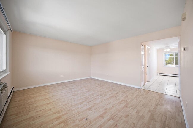 Building Photo - 7834 95th St