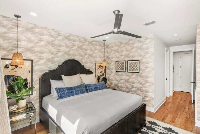 Building Photo - 1710 8th Ave S