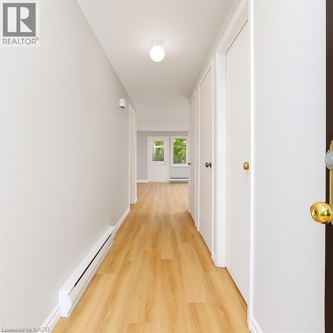 Photo du bâtiment - 1200 Courtland Ave E
