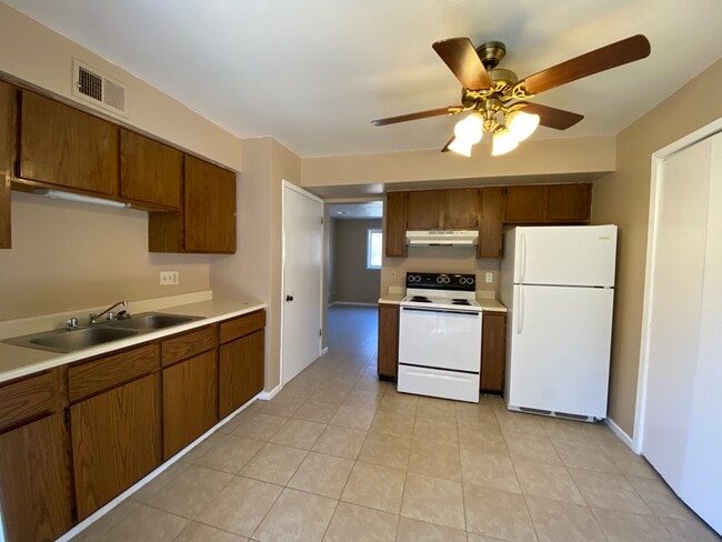 Foto del edificio - 8903 35th St W