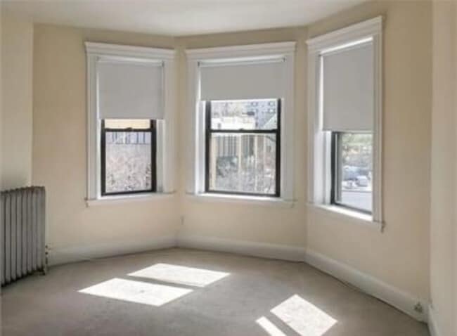Building Photo - 387 Harvard St