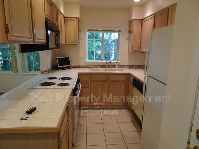 Foto del edificio - 2630 118th Ave SE