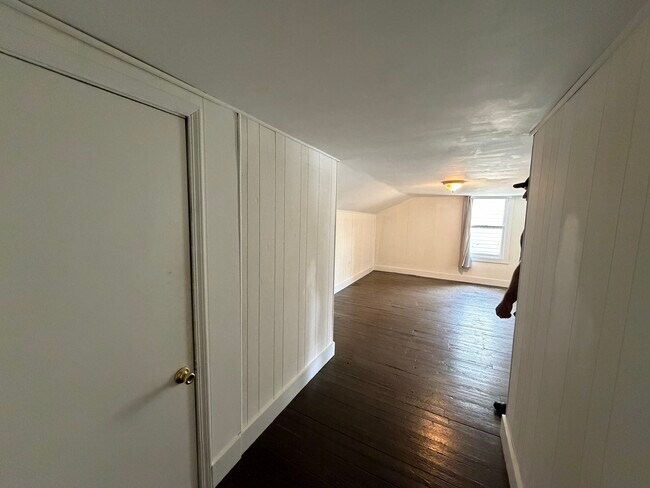 Building Photo - 711 S 42nd St