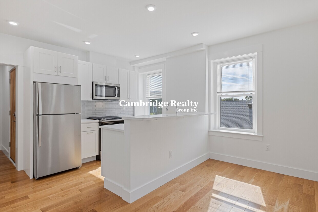 Primary Photo - 309 Columbia St