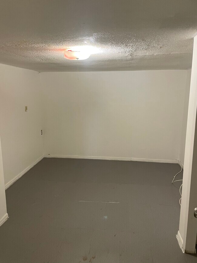 Bedroom - 9217 95th St