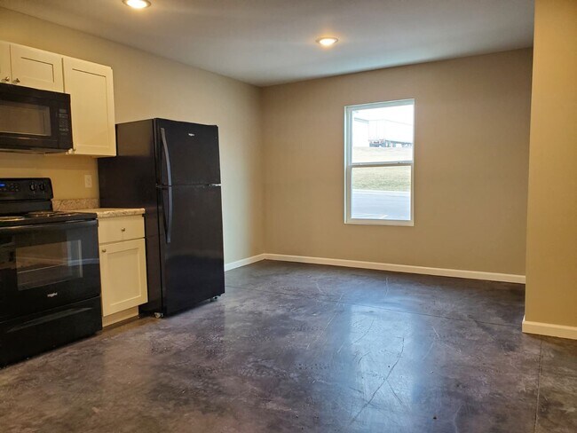 Foto del edificio - 3 Bedroom, 1 Bath Duplex