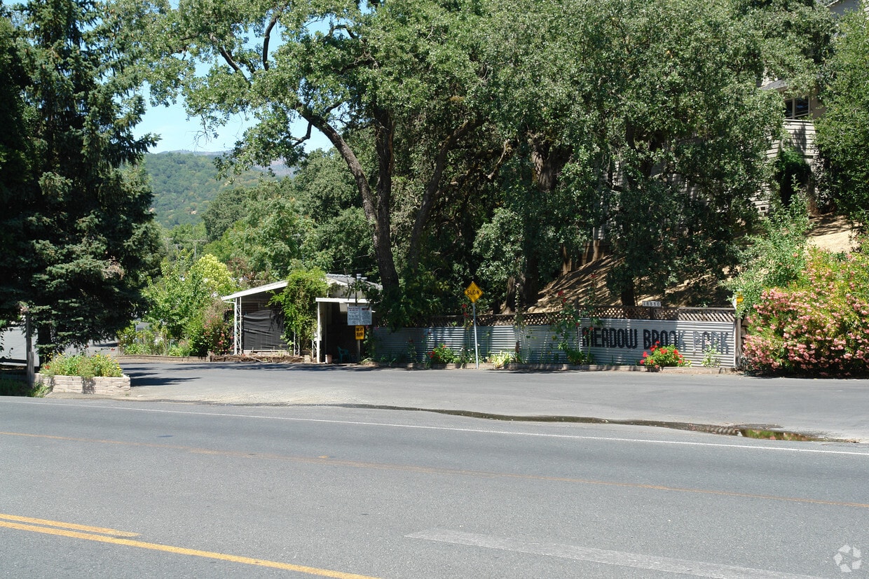 Building Photo - Meadowbrook Mobile Estates