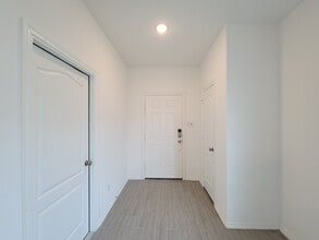 Building Photo - 25392 Northpark Lake Dr