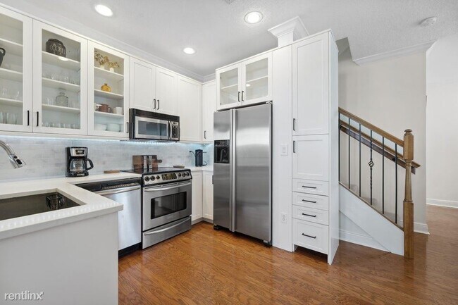 Foto del edificio - 3 br, 2.5 bath House - 519 SW 5th Ave # B