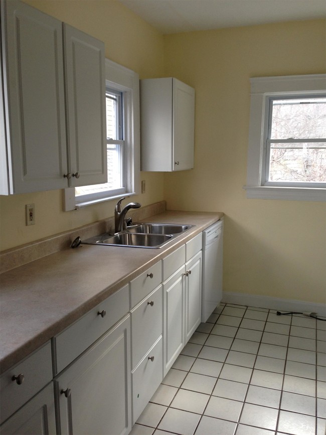 Building Photo - 2245 Bellfield Ave