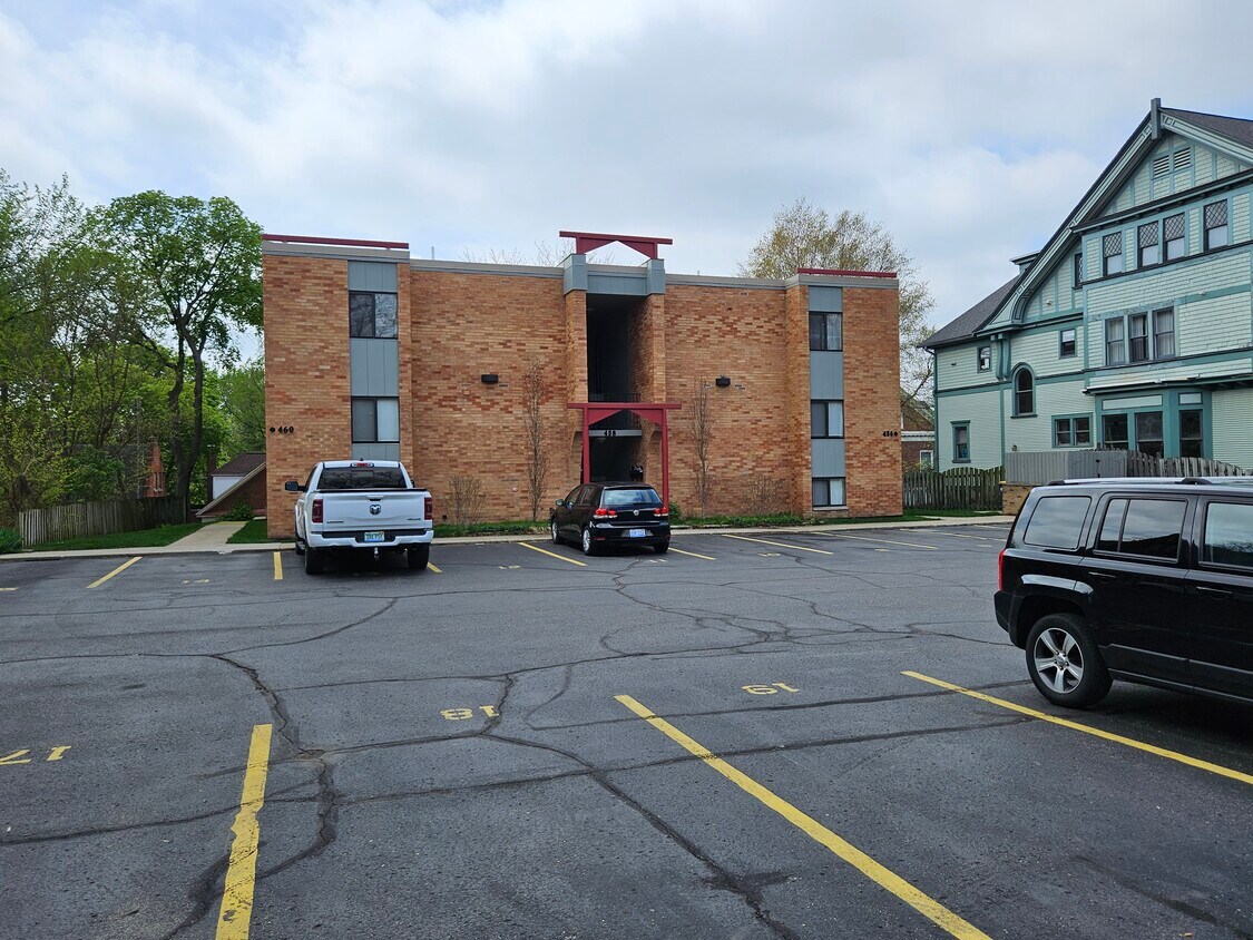 Foto principal - 460 Fulton St E