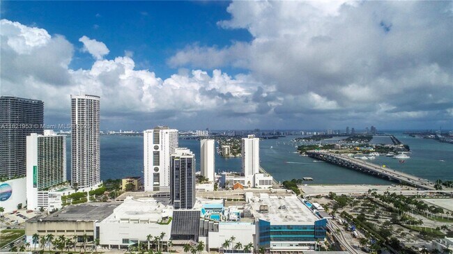 Foto del edificio - 1600 NE 1st Ave
