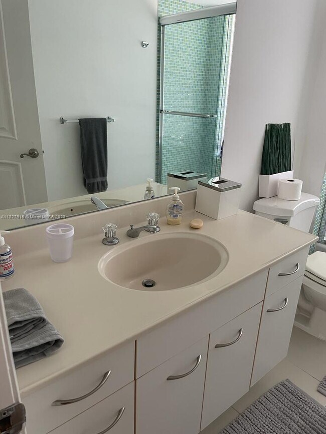 Foto del edificio - 21205 Yacht Club Dr