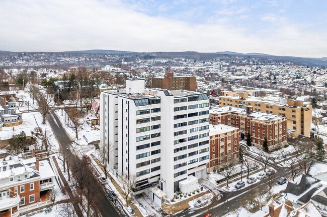 Aerial Photo - Plaza 550