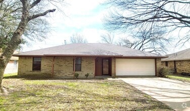 Building Photo - 106 Chevy Chase Ln