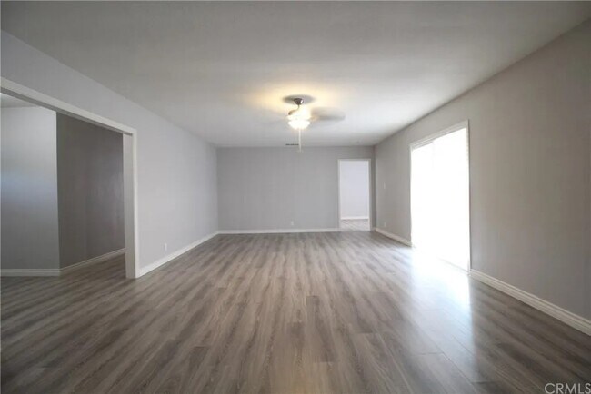 Foto del edificio - 24700 Antelope Rd