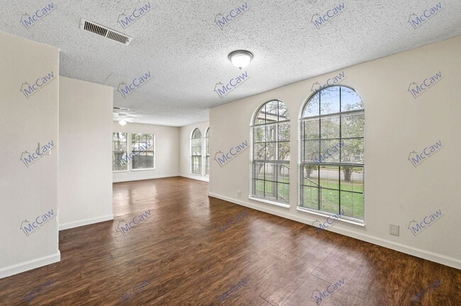 Foto del edificio - 14614 Seminole Dr