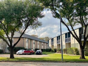 Building Photo - 8370 Jorine Dr