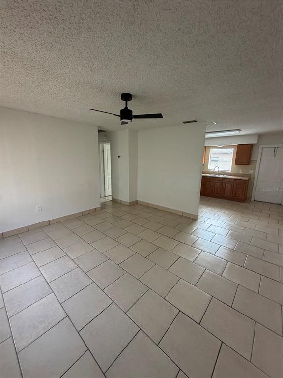 Foto del edificio - 2461 Chestnut Woods Dr