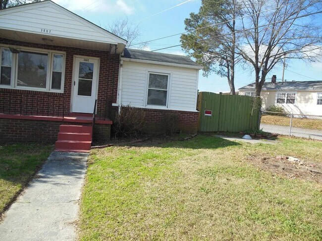 Frente de la casa - 3602 Rose Dr