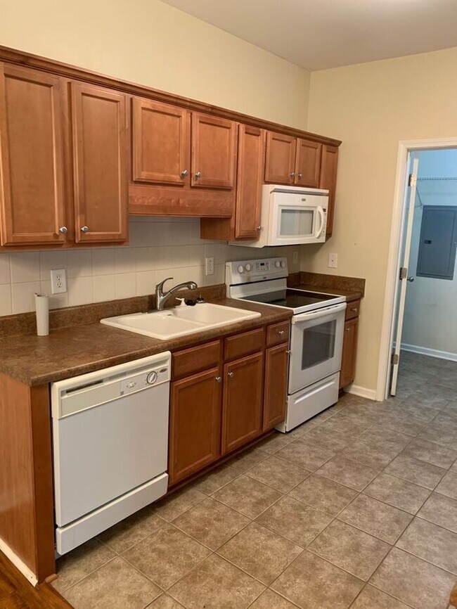 Foto del edificio - 612 Marshtree Ln